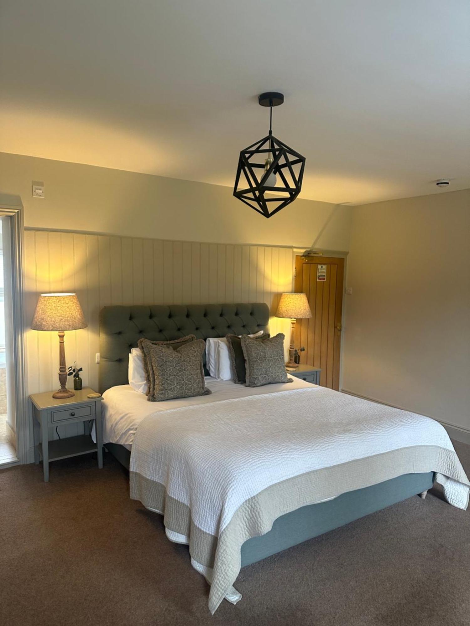 The Red Lion Inn אלנמות' מראה חיצוני תמונה